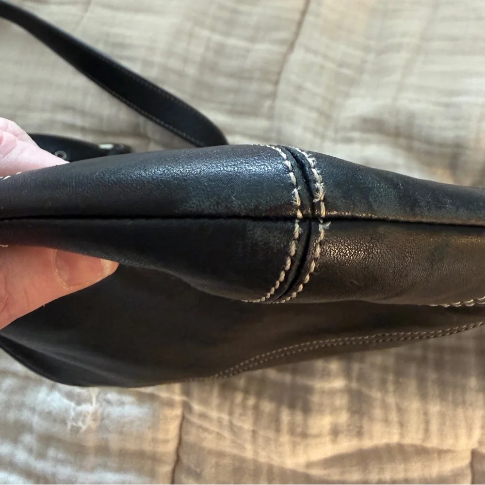 Coach Soho Slim Hippie Crossbody 9549 Black Leather Vintage Y2K Timeless Style